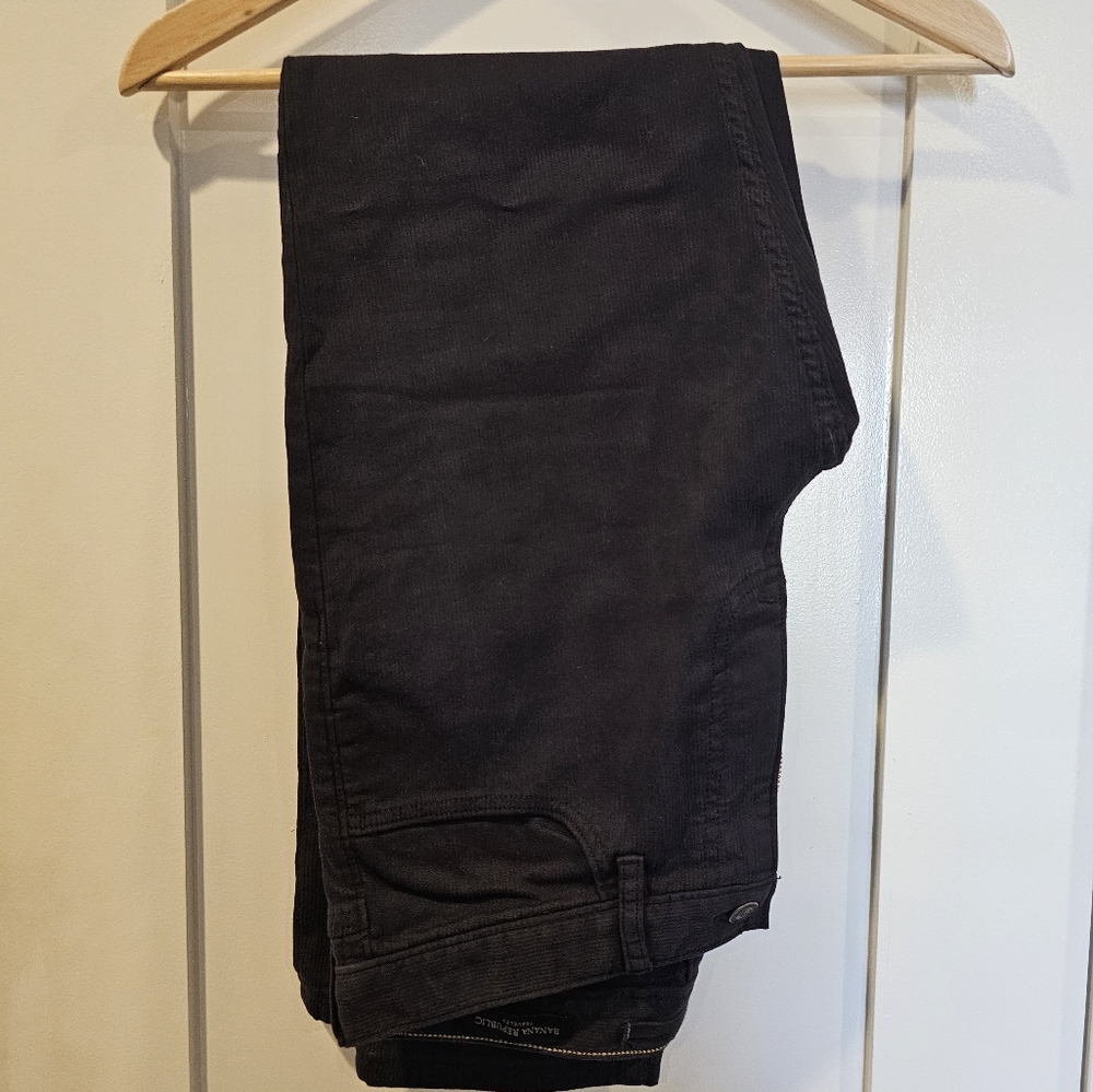 Banana Republic Men's Size 30 Black Corduroy Travelers Pant